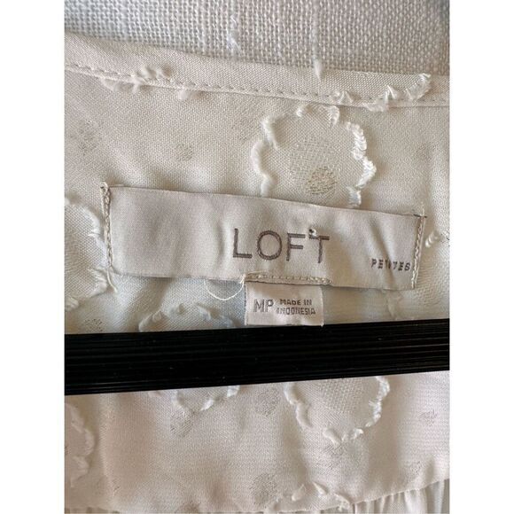 LOFT White Floral Long Sleeve Blouse Size Medium - Picture 3 of 9